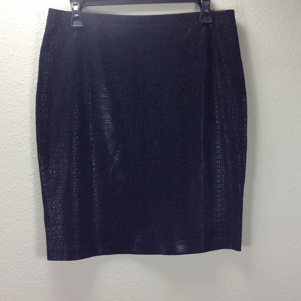 Karen Kane Black Stretch Snakeskin Print Skirt - Picture 2 of 5